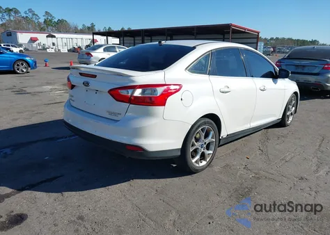 2013 Ford Focus Titanium из США, поврежденный, VIN 1FADP3J2XDL207150